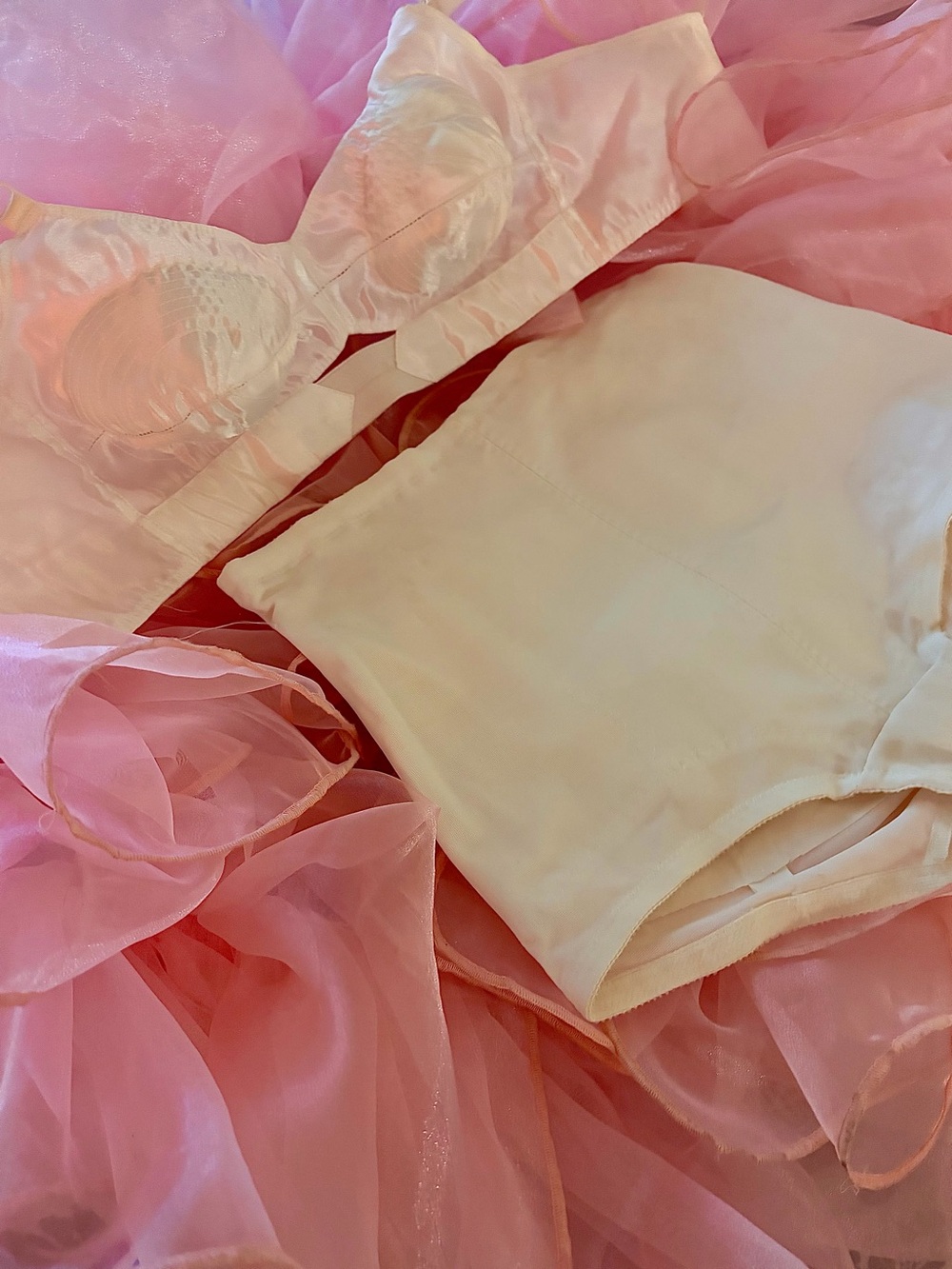 Calling All Vintage Girlies! Custom designed Marilyn/Madonna bra and girdle - Picture 2 of 11
